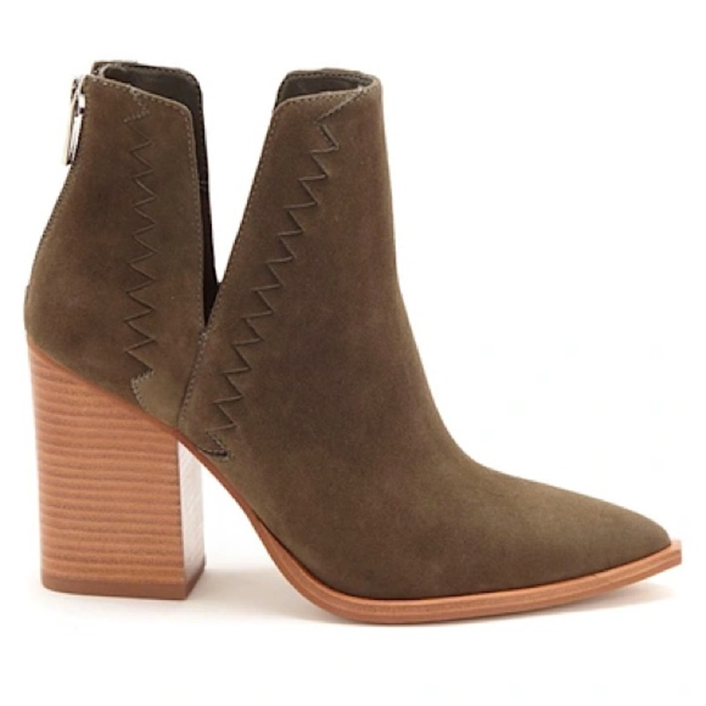 NWOT Vince Camuto Genedy Western Bootie ARMY GREEN OLIVE - SIZE 8